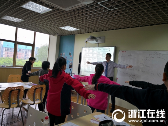 Foreign teacher classroom 2.jpg